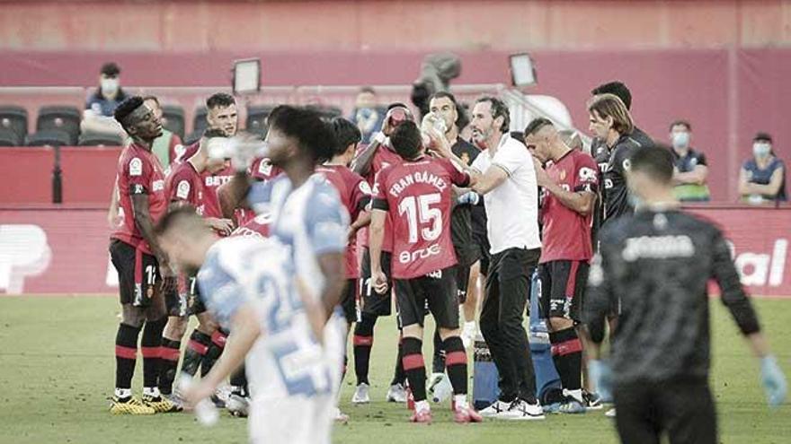 Vicente Moreno: &quot;Ha sido un palo duro, pero aún  quedan puntos en juego&quot;