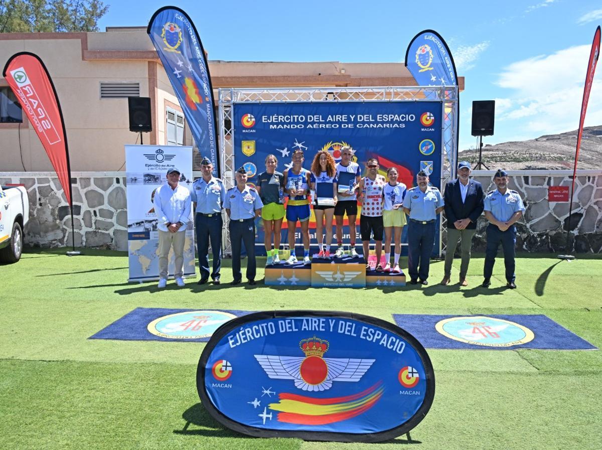 Podio de los ganadores de la XX Media Maratón Macan