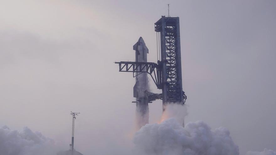 L’Starship de Musk aconsegueix el seu primer vol espacial complet