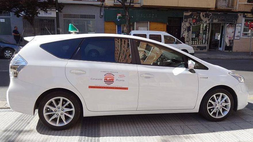 La Policía Local frena la compra de un modelo de coche para taxis