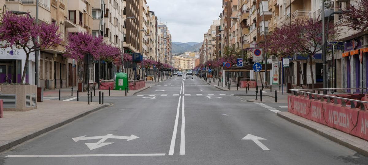 Una calle de Elda vacía en estos días de confinamiento por el Covida-19
