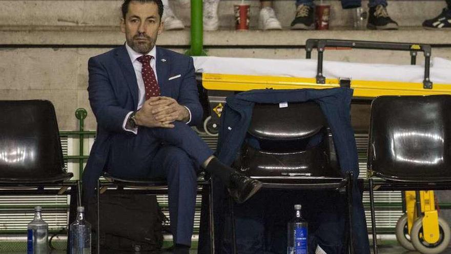 Gonzalo García de Vitoria, entrenador del Club Ourense Baloncesto. // Brais Lorenzo