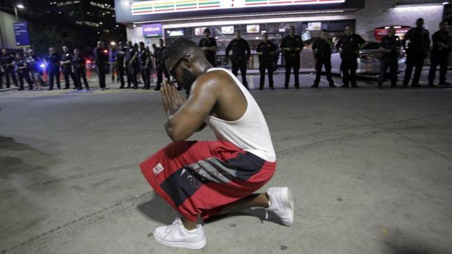 Cinco policías muertos en un tiroteo en Dallas