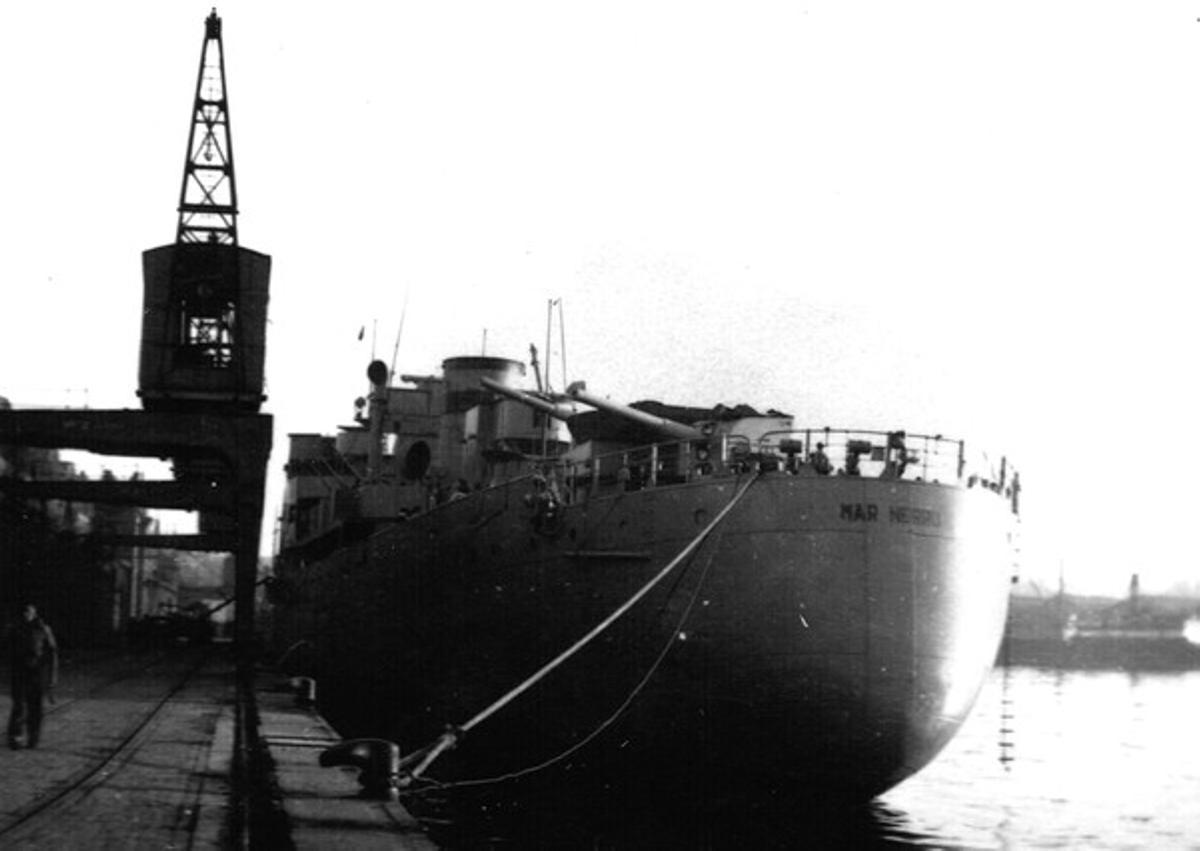 Crucero Mar Negro en el Puerto de Barcelona, en 1939.