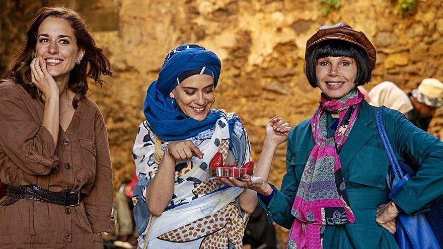 D&#039;esquerra a dreta, Silvia Alonso, María León i Victoria Abril en un fotograma del film de Díaz Lorenzo