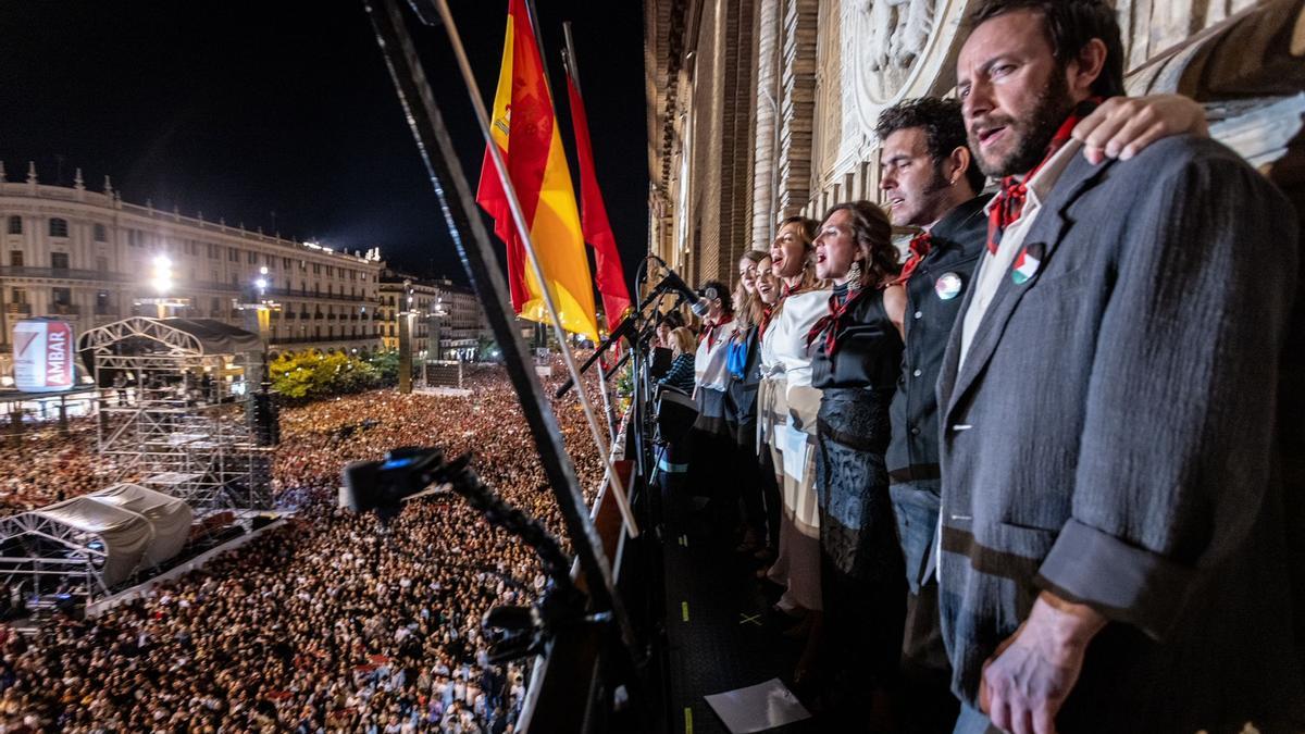 Vídeo | El Canto a la Libertad retumba en la plaza del Pilar