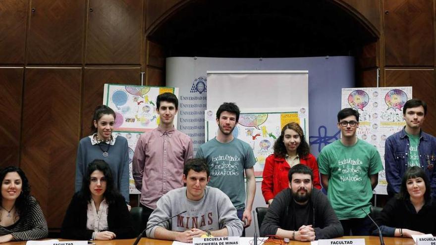 Los representantes de los alumnos, ayer en la Universidad.