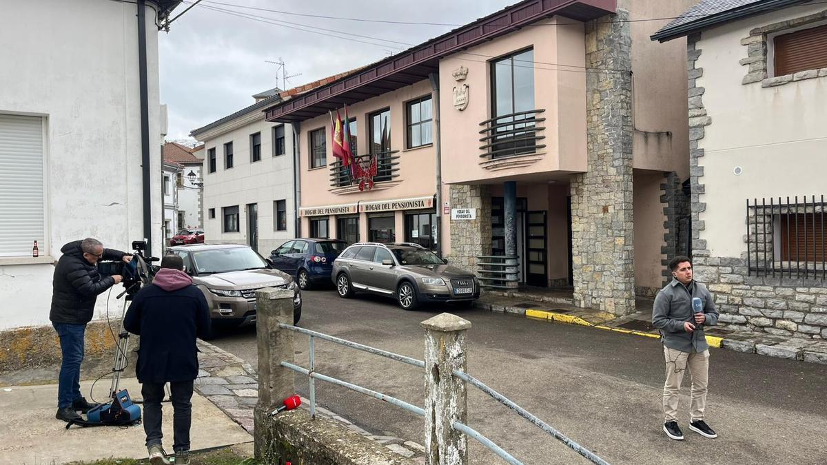 EN IMÁGENES: Tenso silencio en Villamanín tras el premio envenenado del Gordo de Navidad y los cuatro millones que faltan