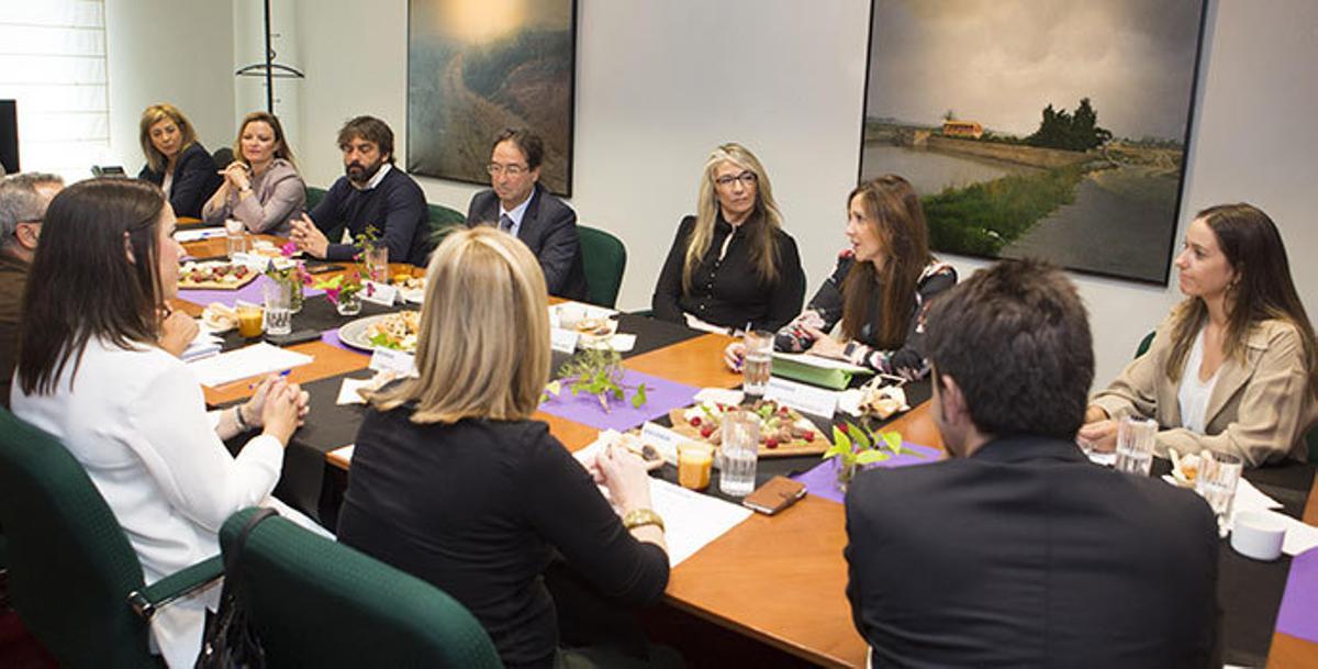 Profesionales de la sanidad privada debaten en INFORMACIÓN sobre el papel que tienen en la sociedad