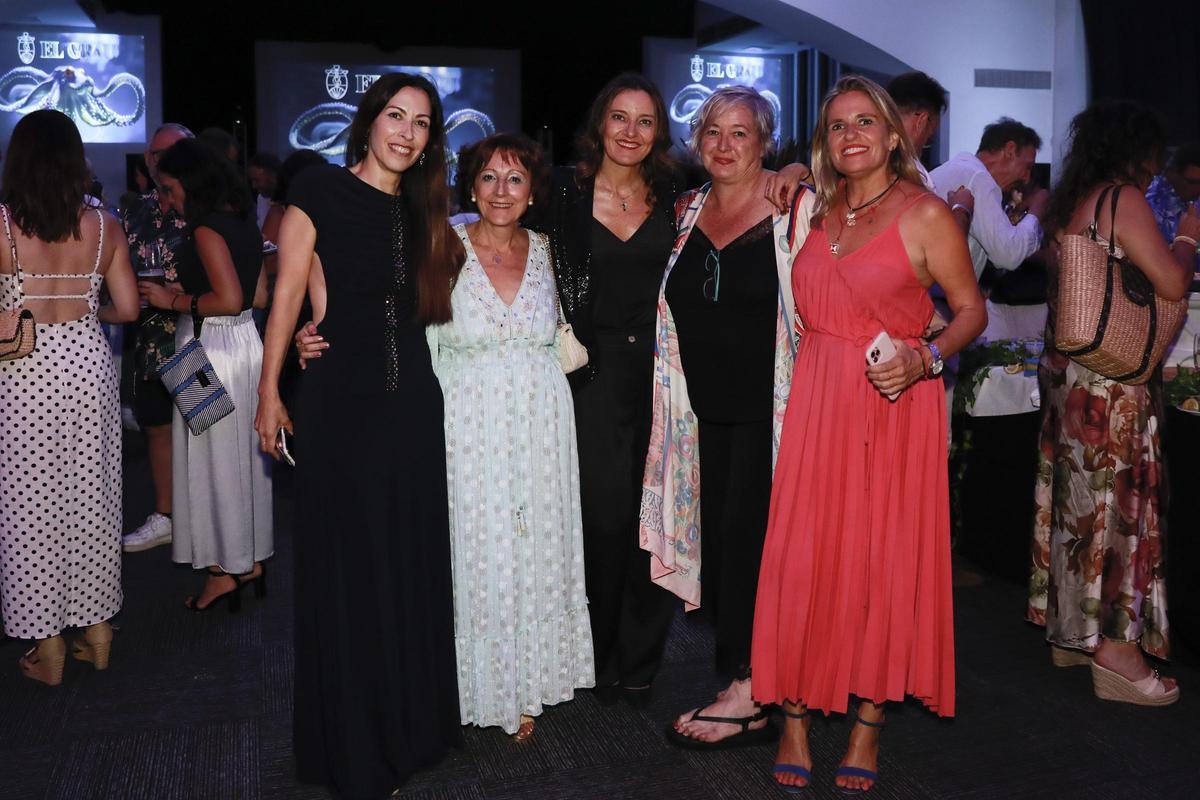 La inauguración de la nueva sala de Orenes Gran Casino en el Grau contó con la presencia de numerosos amigos y el respaldo de empresas y representantes políticos.