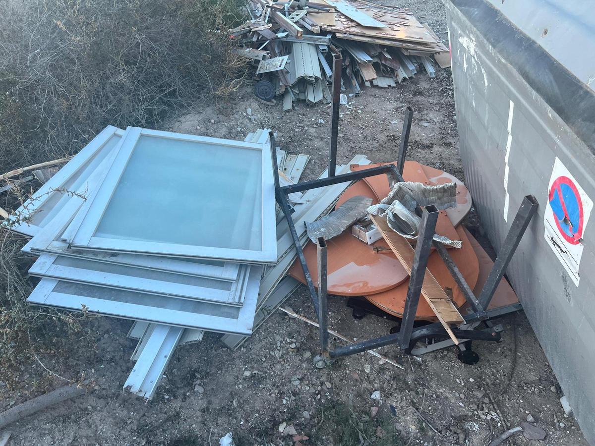 Nuevo vertido de escombros en El Campello Nuevo vertido de escombros en El Campello