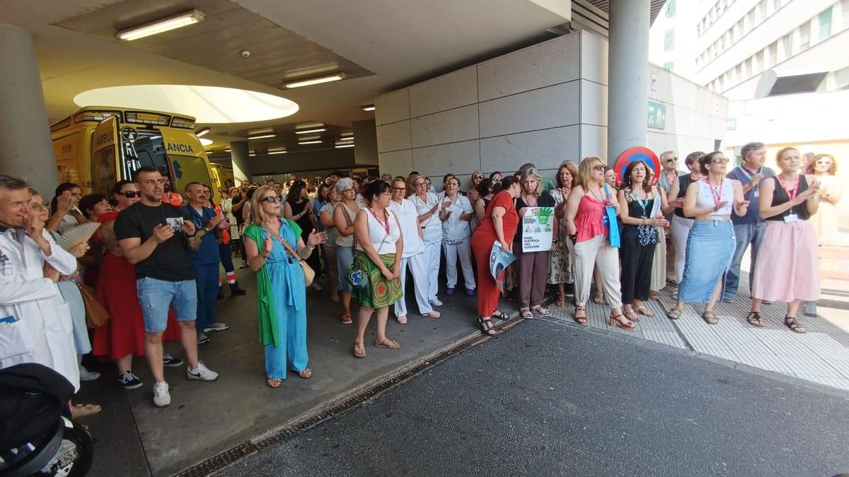 Sanitarios protestan en Ourense tras una nueva agresión