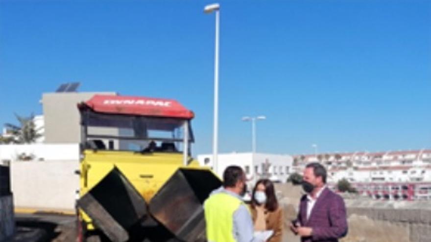 El paseo marítimo de San Borondón y una docena de calles de la costa serán reasfaltadas