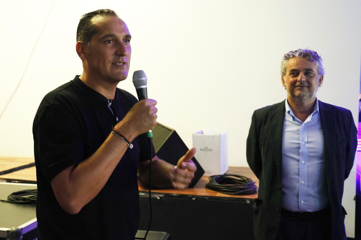 El emotivo homenaje sorpresa al campeón Casero
