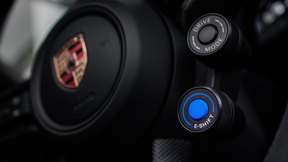 Porsche introduce el sistema E-Shift para devolver la emoción del cambio de marchas a la conducción eléctrica