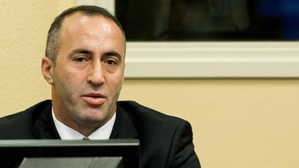 Ramush Haradinaj escucha la sentencia en La Haya.