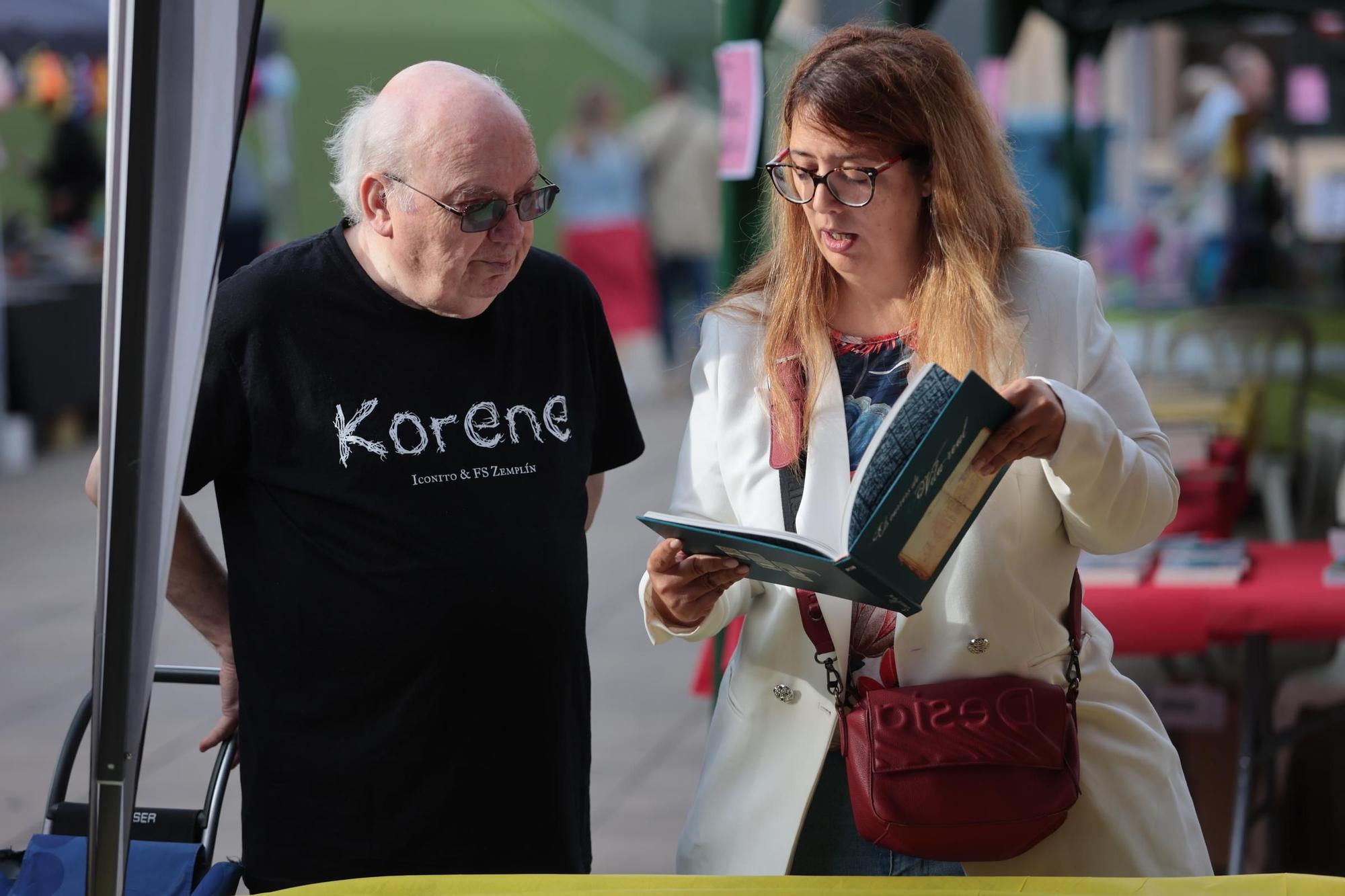 Las fotos de la primera jornada de la Fira del Llibre de Vila-real