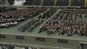 7.500 músics interpreten la Novena de Beethoven a l’estadi Commerzbank Arena de Frankfurt.