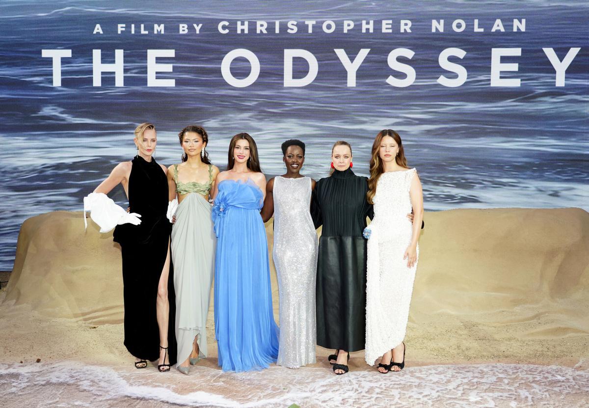 06 July 2026, United Kingdom, London: (L-R) South African-American Charlize Theron, American actress Zendaya, American actress Anne Hathaway, Kenyan-Mexican actress Lupita Nyong'o, English actress Samantha Morton and English actress Mia Goth attend the world premiere of The Odyssey in Leicester Square. Photo: Ian West/PA Wire/dpa 06/07/2026 ONLY FOR USE IN SPAIN. Ian West/PA Wire/dpa;entertainment;media;celebrity;people;arts;culture;cinema;The Odyssey world premiere in London