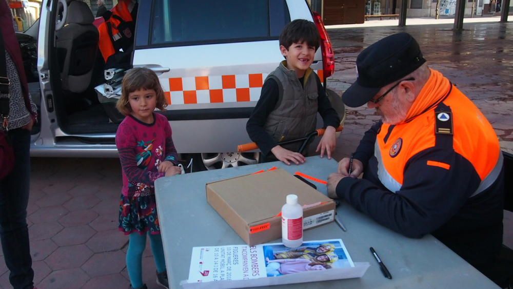 «Els Bombers t''acompanyen a donar sang» a Figueres