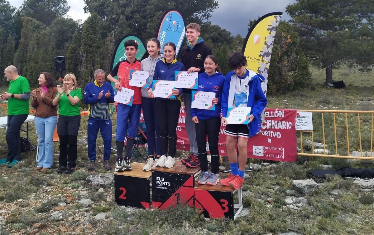 Arnau Benito, del CAX Orientació, en el segundo puesto del podio del Campionat Autonòmic.