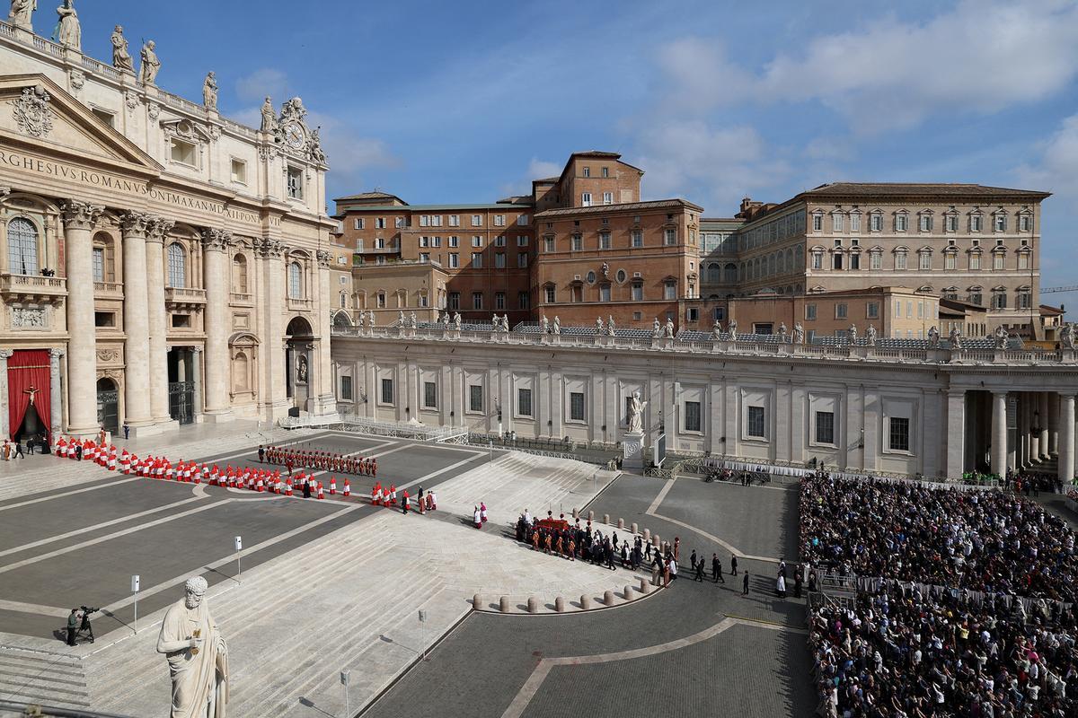 Traslado del féretro del papa Francisco a la basílica de San Pedro