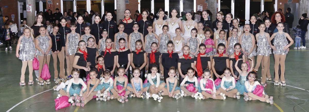 En el festival participaron más de 70 patinadoras de todas las edades.