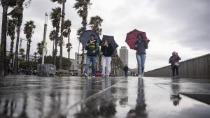 ¿Qué pasa si no puedo ir al trabajo por la DANA y la alerta roja por lluvia en Catalunya?