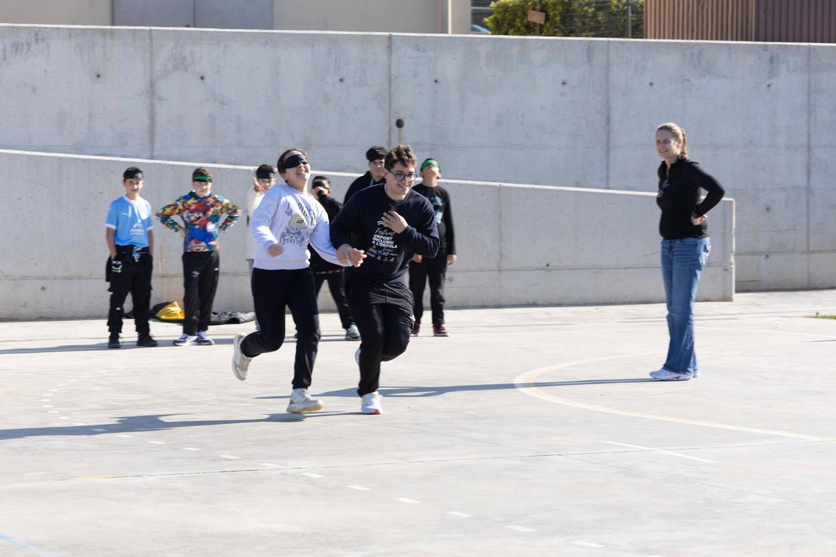 Las imágenes de la visita de la deportista paralímpica Marta Arce Payno al colegio Es Vedrà