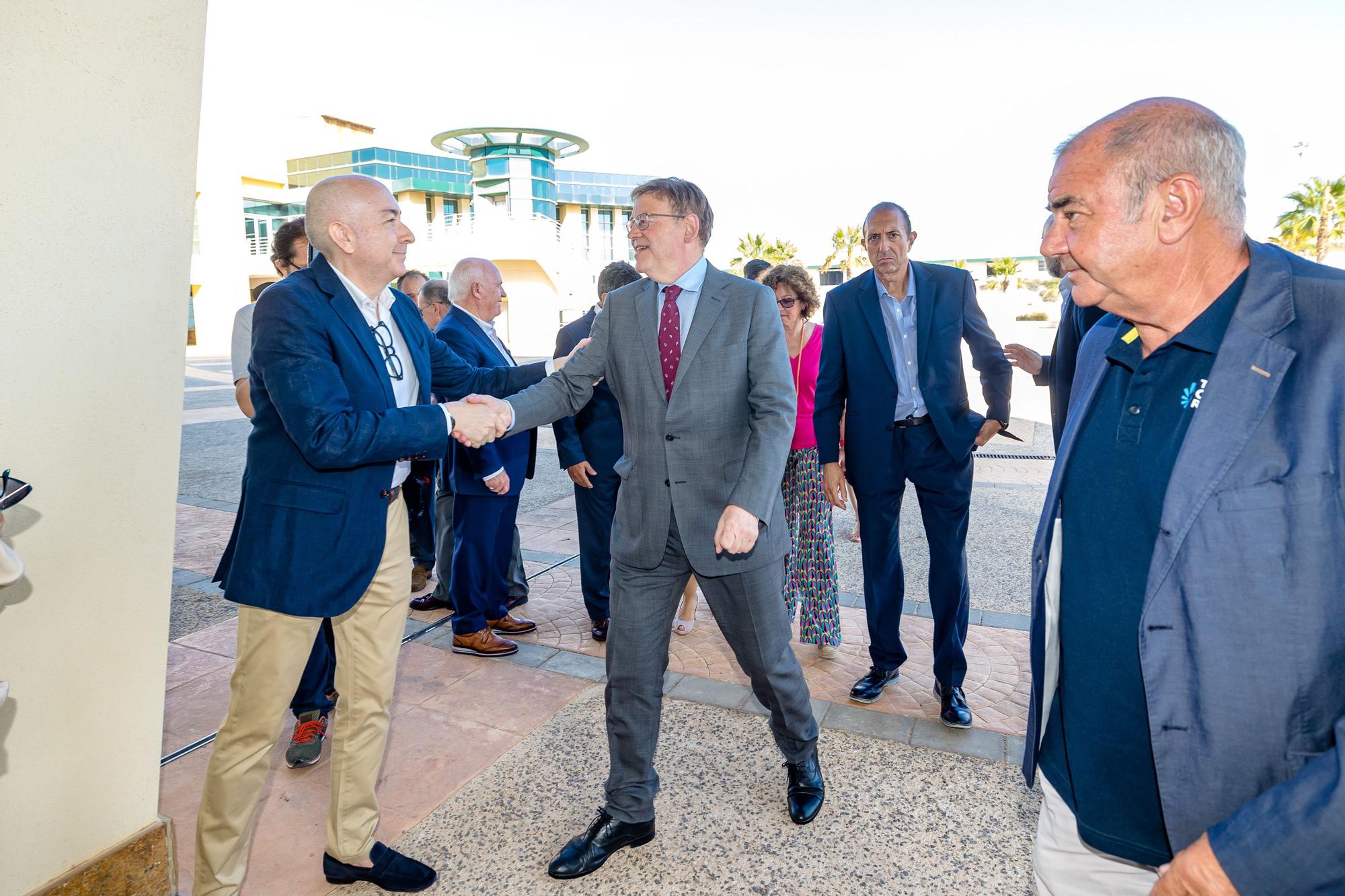 Ximo Puig anuncia que la actividad en la Ciudad de la Luz se retomará después del verano