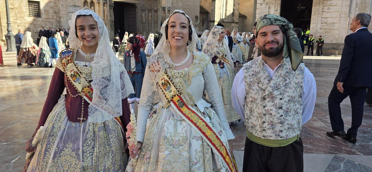 Comisiones de falla en la Procesión de la Virgen (3/7)