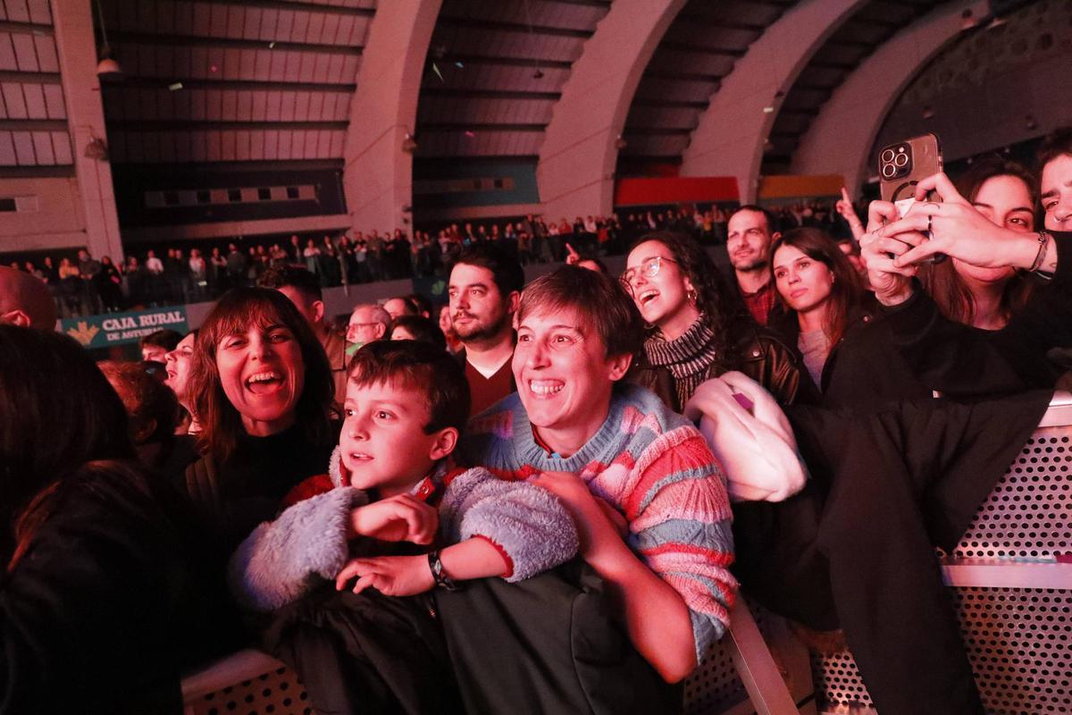 EN IMÁGENES: El multitudinario concierto de Amaral en Avilés, 27 años después