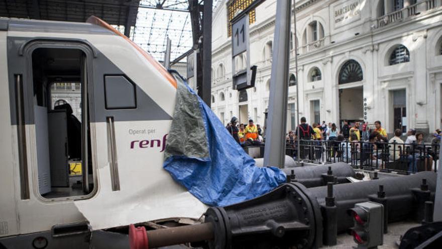 56 heridos al chocar un tren de cercanías en la estación de Francia