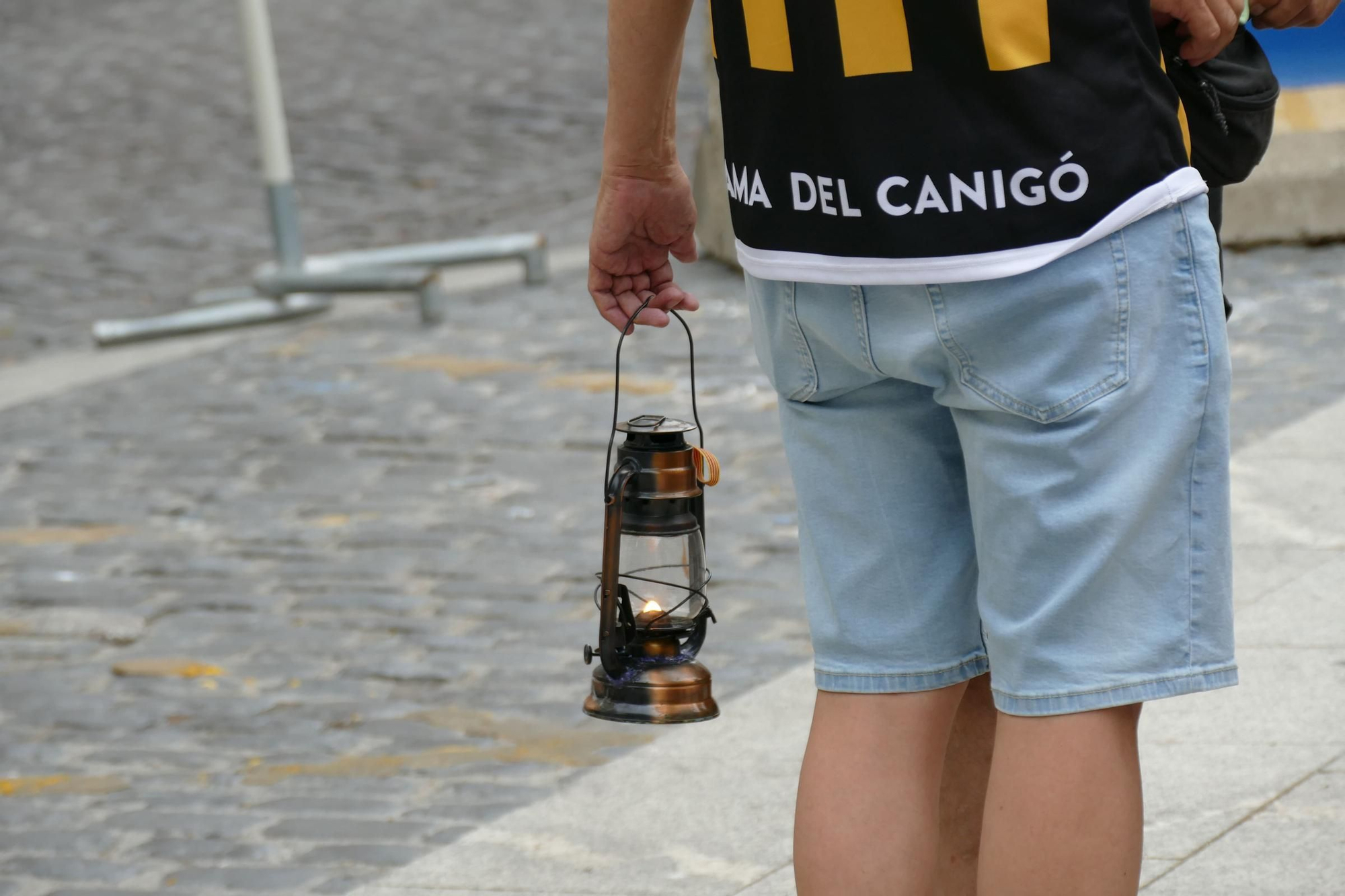 Figueres rep la Flama del Canigó i reparteix la llum de la catalanitat per tota la comarca