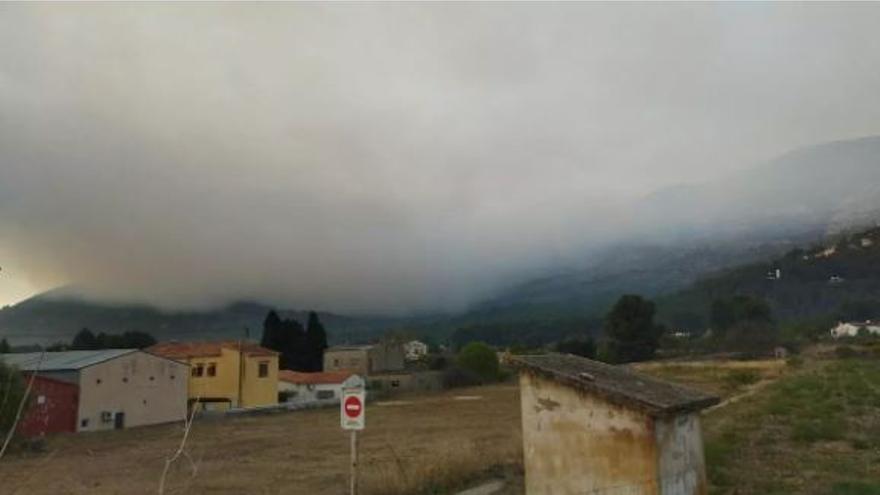 Incendio de Tàrbena: de la resistencia de una comuna &#039;hippie&#039; al rescate del vigilante del Coll de Rates