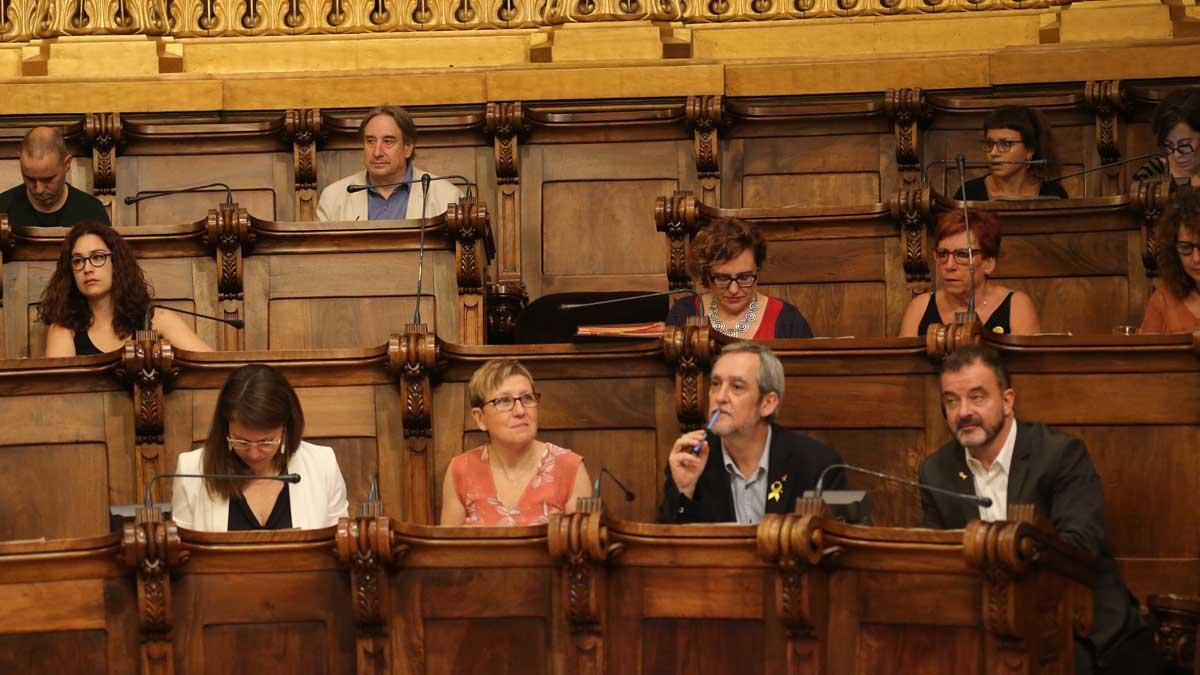 Juanjo Puigcorbé ocupa nuevo asiento como concejal no adscrito tras romper con ERC.