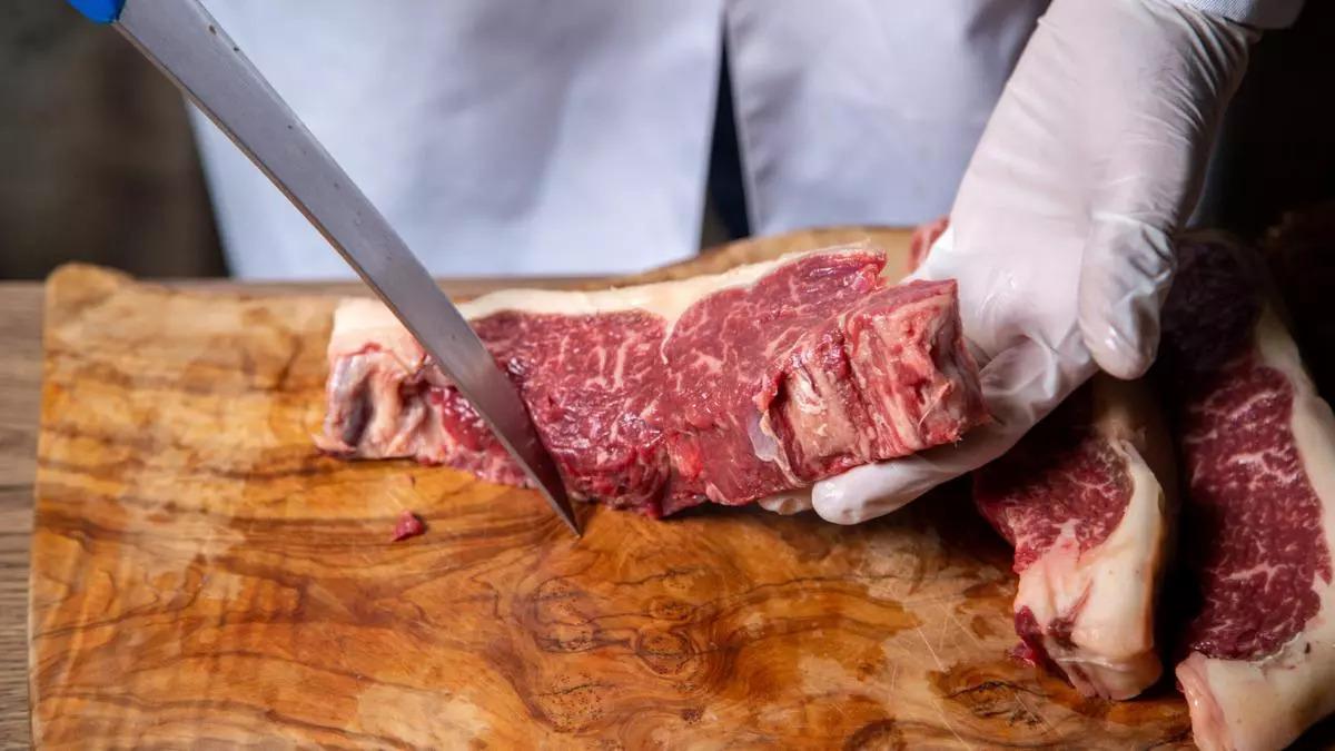 Este es el supermercado con la peor carne de España, según la OCU
