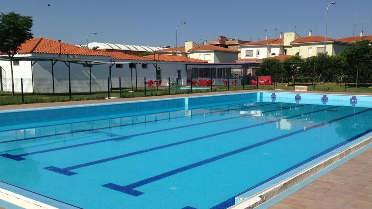 Una de las piscinas municipales de la capital extremeña.