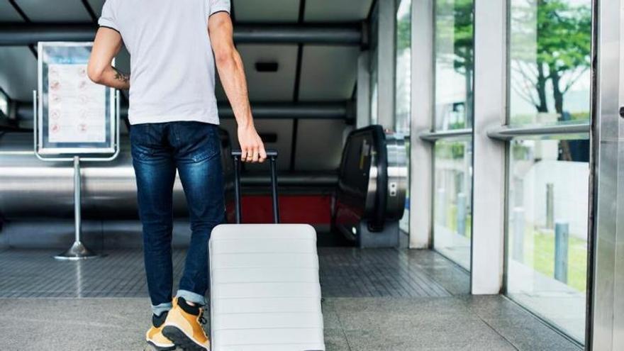 Alerta als aeroports: bitllets amb extres, maletes de pagament i ‘overbooking’ posen els passatgers al límit