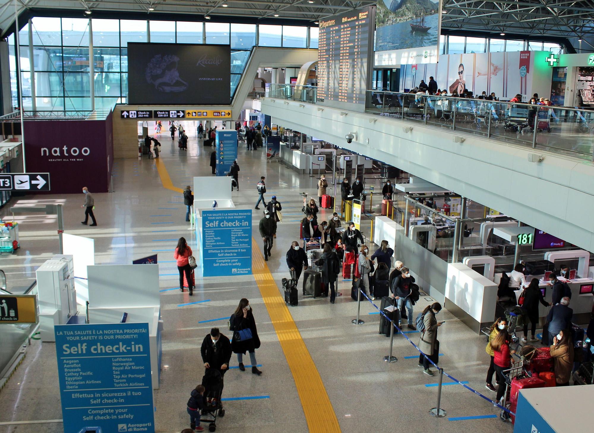 El aeropuerto de Fiumicino, en Roma, este domingo.