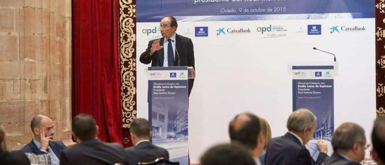 Lamo de Espinosa, durante su conferencia en el III Foro de competitividad empresarial.