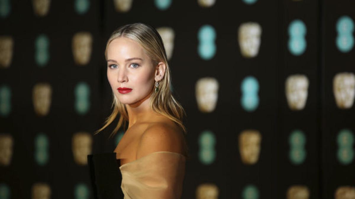 Jennifer Lawrence a su llegada a los premios Bafta