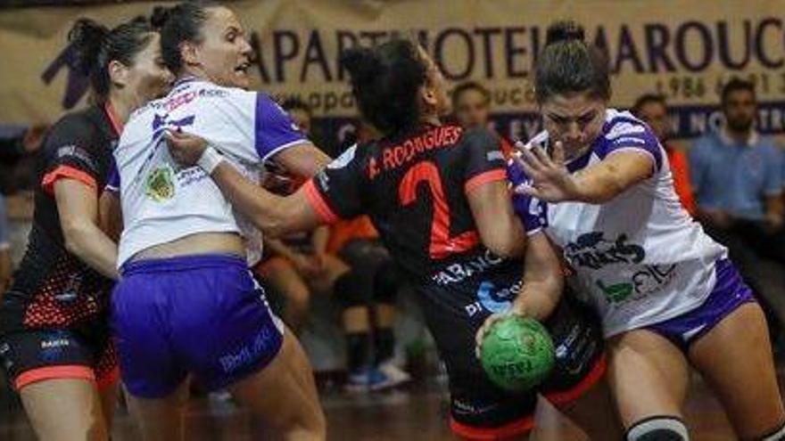 Ainhoa García vio la tarjeta roja y fue descalificada en el partido ante el Guardés.