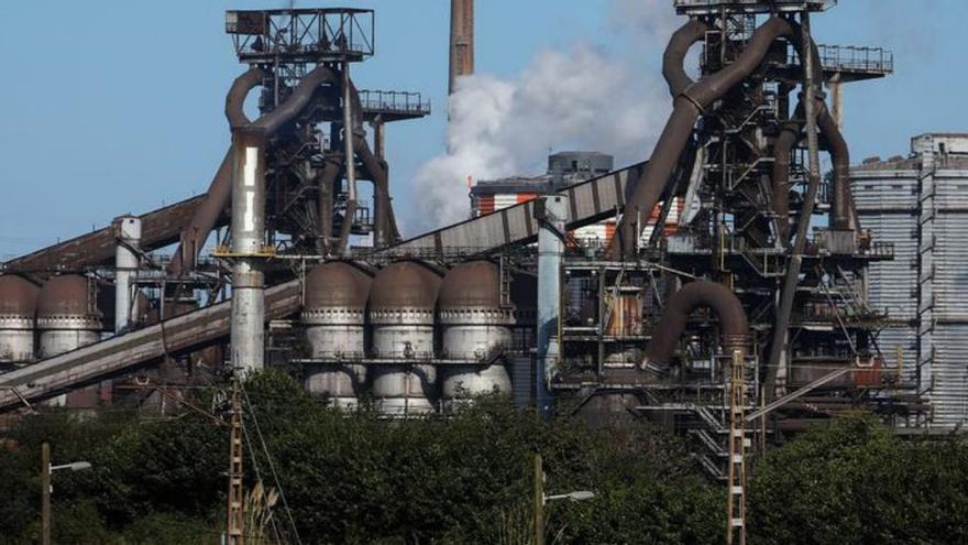 Los beneficios de ArcelorMittal caen un 38% en 2022 por la contracción del mercado del acero