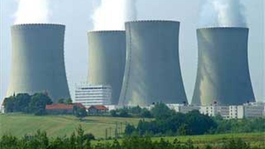 Entregan 630.000 firmas para pedir la eliminación de la energía nuclear