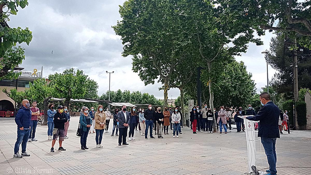 Acto de lectura del manifiesto institucional contra la LGTBI-fobia en la plaza de la Vila de Parets