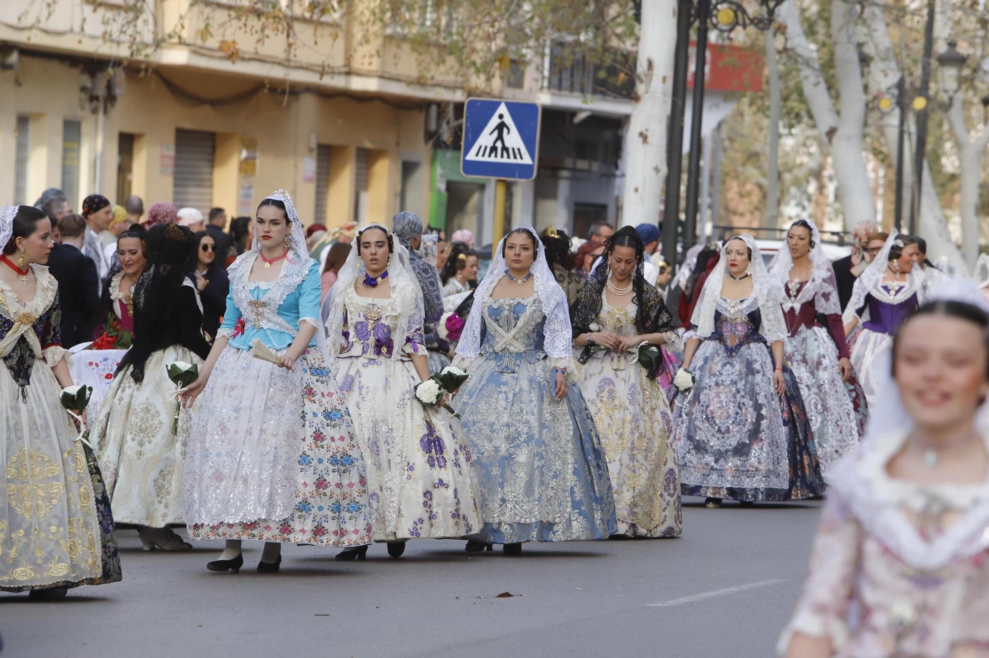 Multitudinaria Ofrenda fallera en Xàtiva