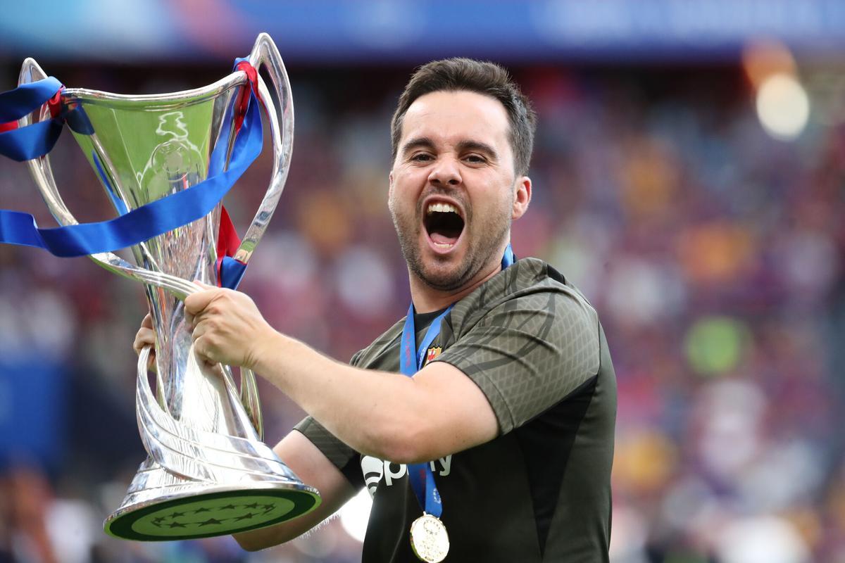 Jonatan Giráldez celebrando el título de Champions de la temporada pasada
