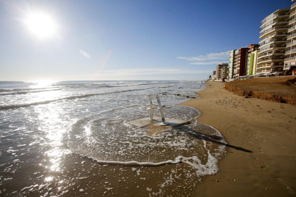 La tormenta destroza y engulle las playas de Valencia