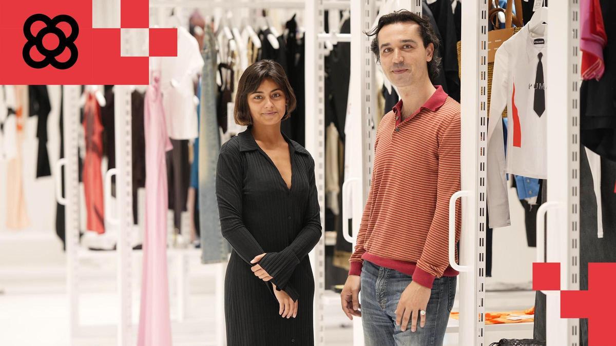 Laia Cuscó y Alejandro Assens, los fundadores de Trent, la plataforma de alquiler de moda de lujo y emergente, que acaba de pasarse al físico, en una tienda de casi 500 metros cuadrados, en Barcelona.